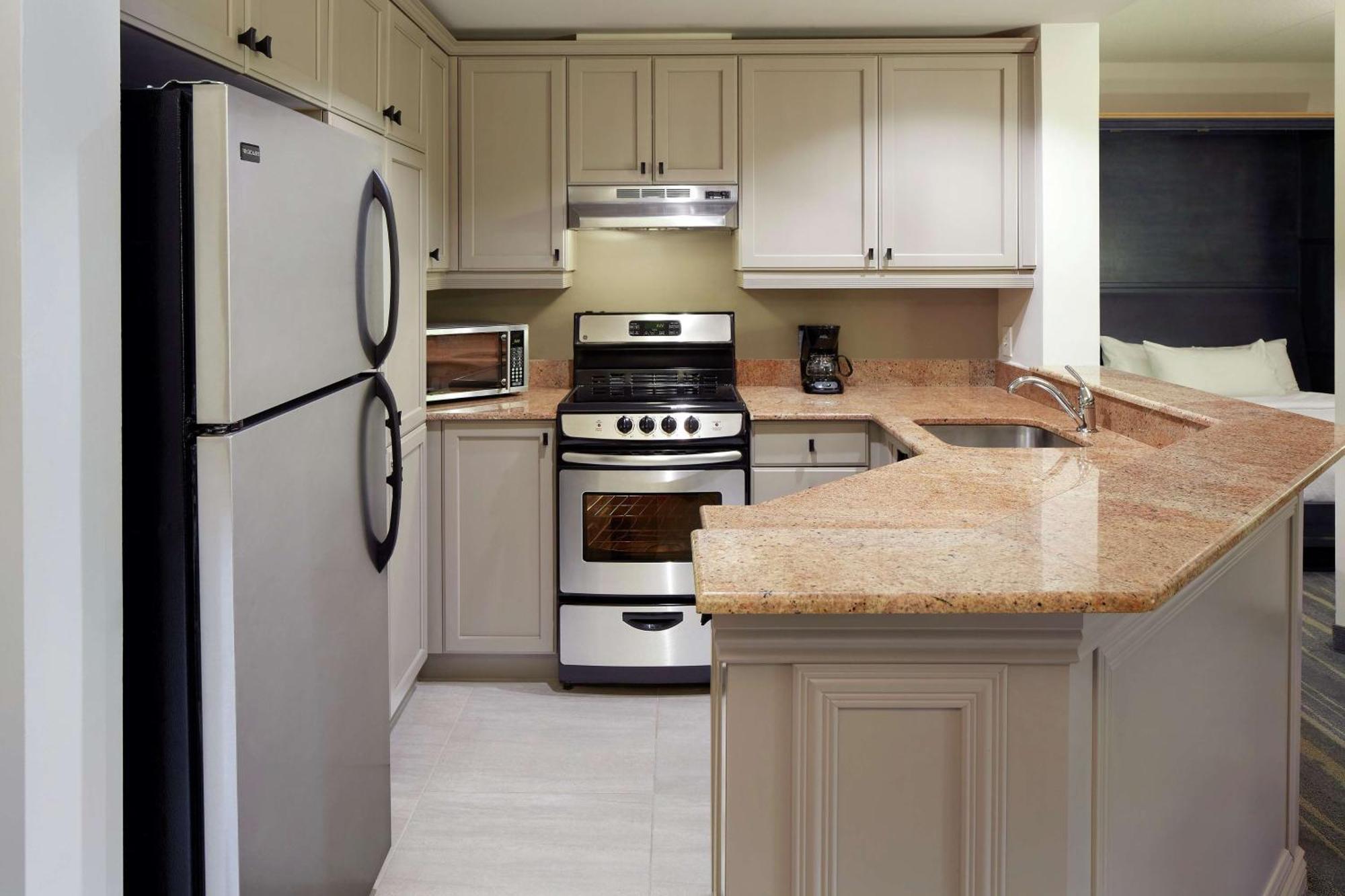 Two-Bedroom Suite Kitchen Fireplace,1710270188:JPEG